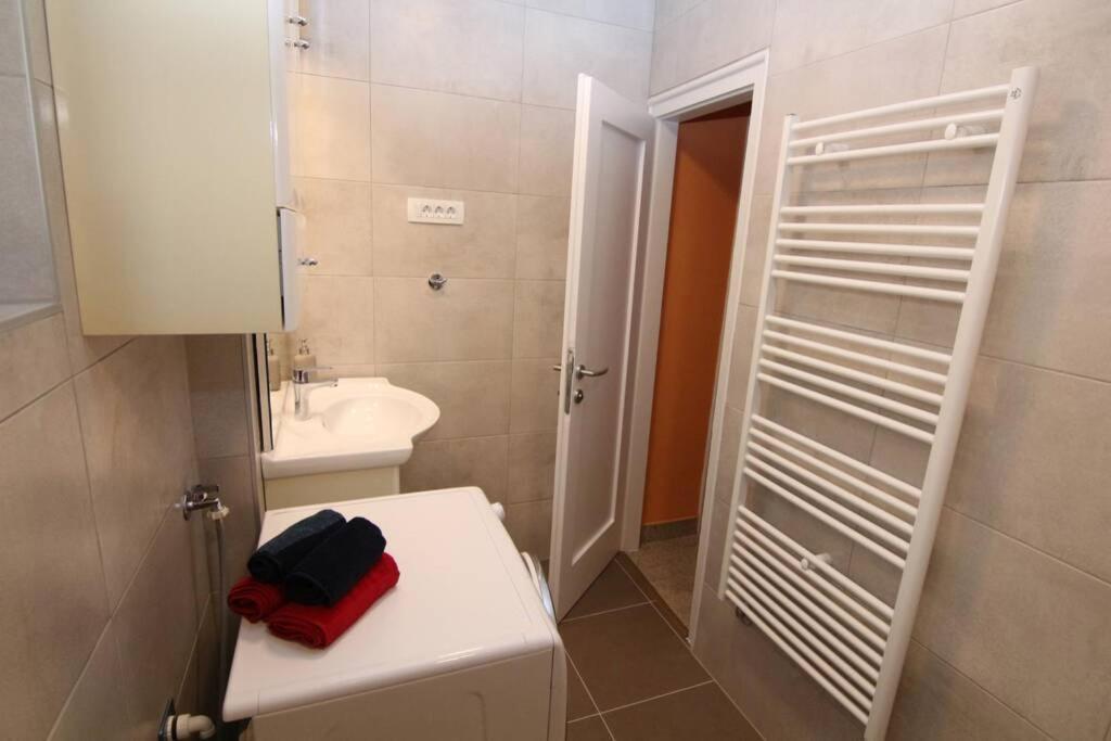 Fast Friend - Cozy Apartment In The Center With Private Garage Rijeka Extérieur photo