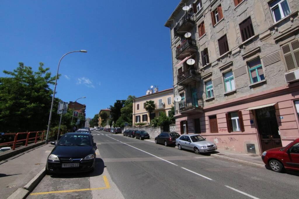 Fast Friend - Cozy Apartment In The Center With Private Garage Rijeka Extérieur photo