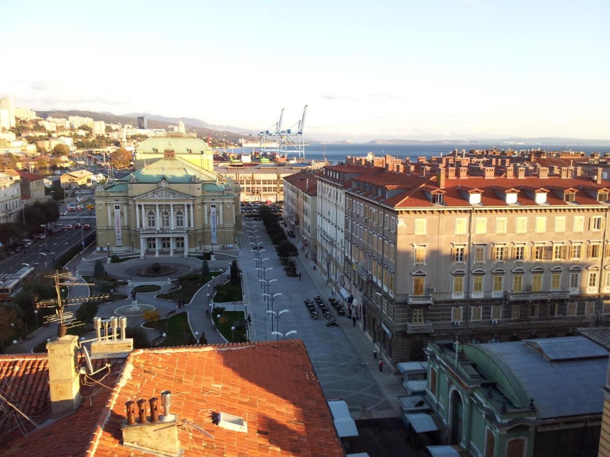 Fast Friend - Cozy Apartment In The Center With Private Garage Rijeka Extérieur photo